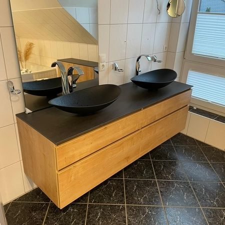 Badmöbel - Echtholz mit schwarzen Becken