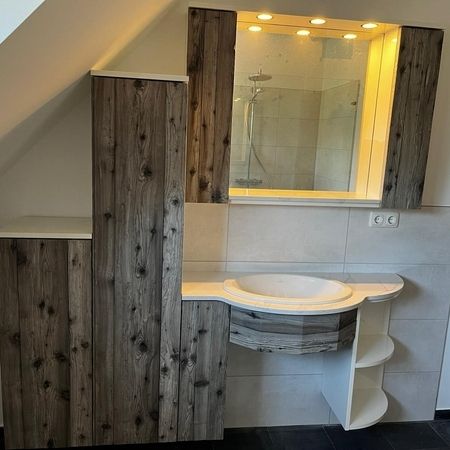 Badmöbel mit Holzfront