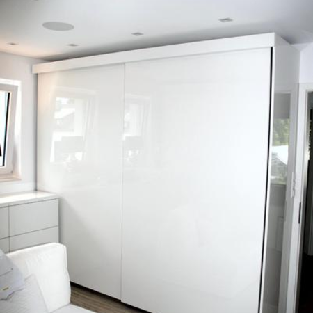 Schwebetürenschrank im Schlafzimmer