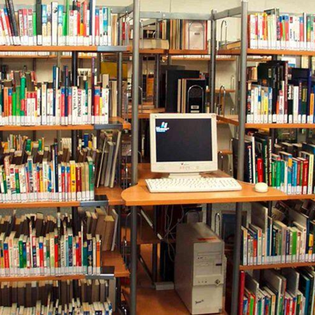EDV Steh-Arbeitsplatz im Archivraum