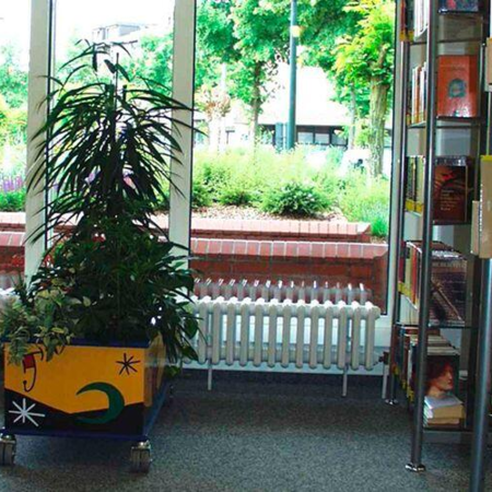 Blumenmöbel mit wasserdichter PE-Folie, Metallrahmen unten und oben