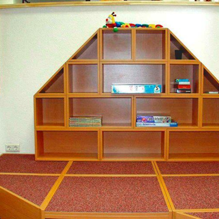 Modulsystem in Holzoptik und Podest