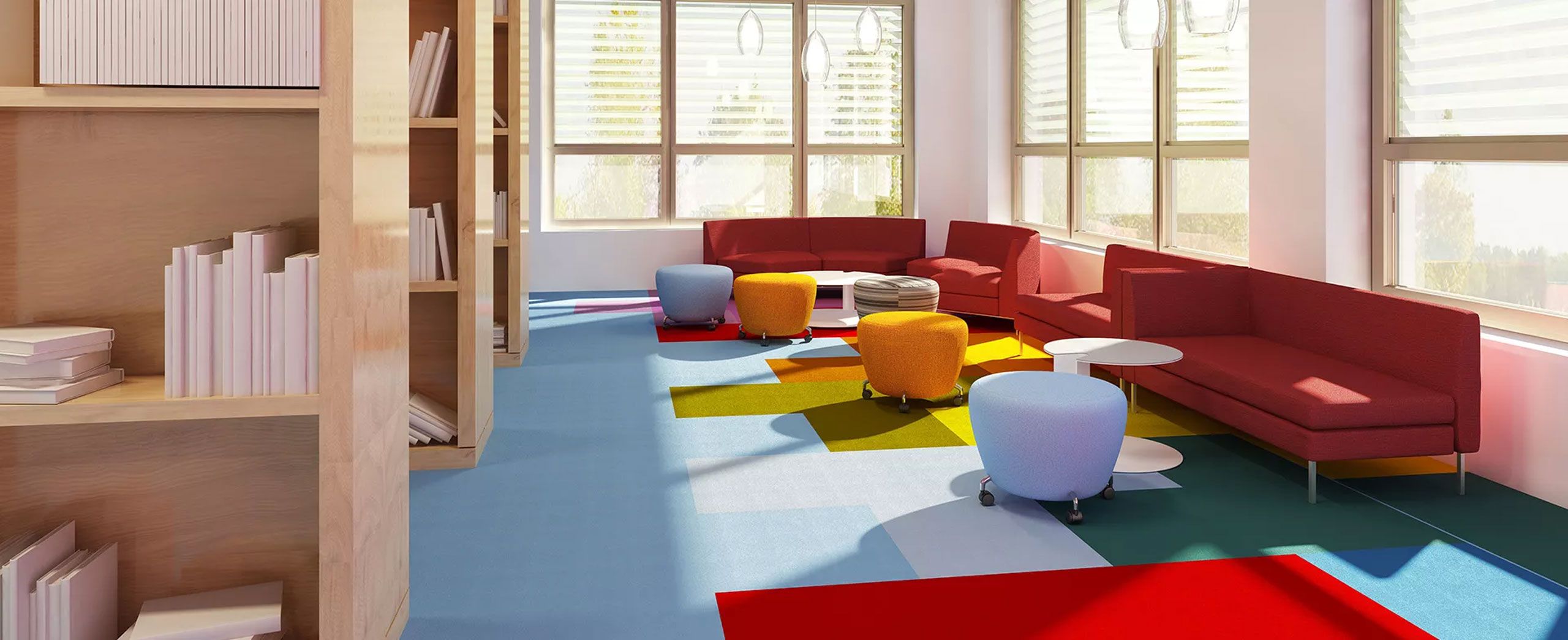 Bunte Sitzecke in einer Bibliothek